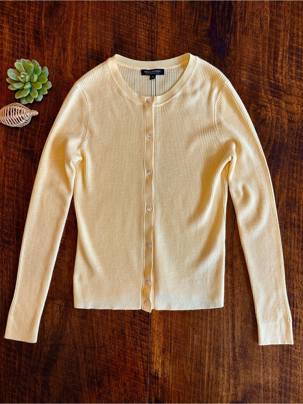 Banana Republic | Butter Yellow 100% Merino Wool Lightweight Cardigan, Size M